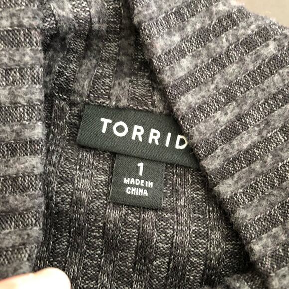 Torrid charcoal gray ribbed knit ¼ zip pullover sweater top size 1 or 1X - Picture 7 of 13
